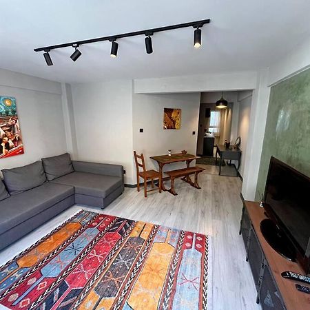 Central & Cosy Flat For 4 Person Istanbul Exterior photo